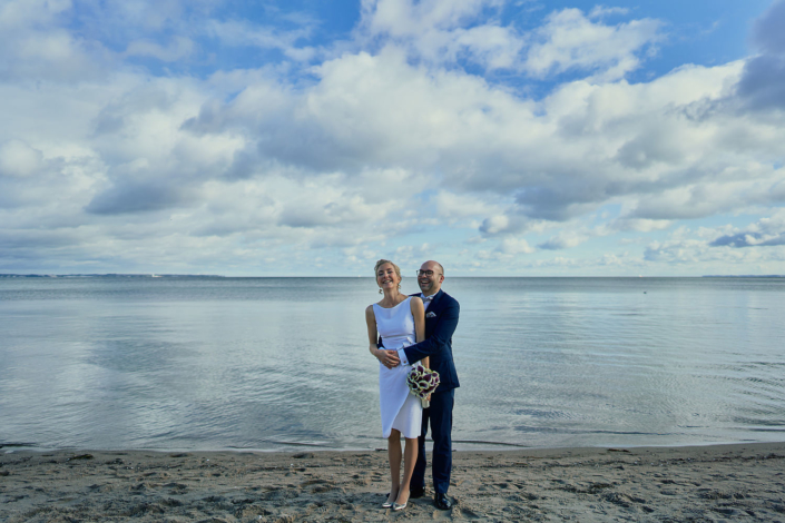 Brautpaar am Ostseestrand